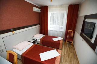 Отель Familia Мостовской Двухместный номер с 2 отдельными кроватями-1